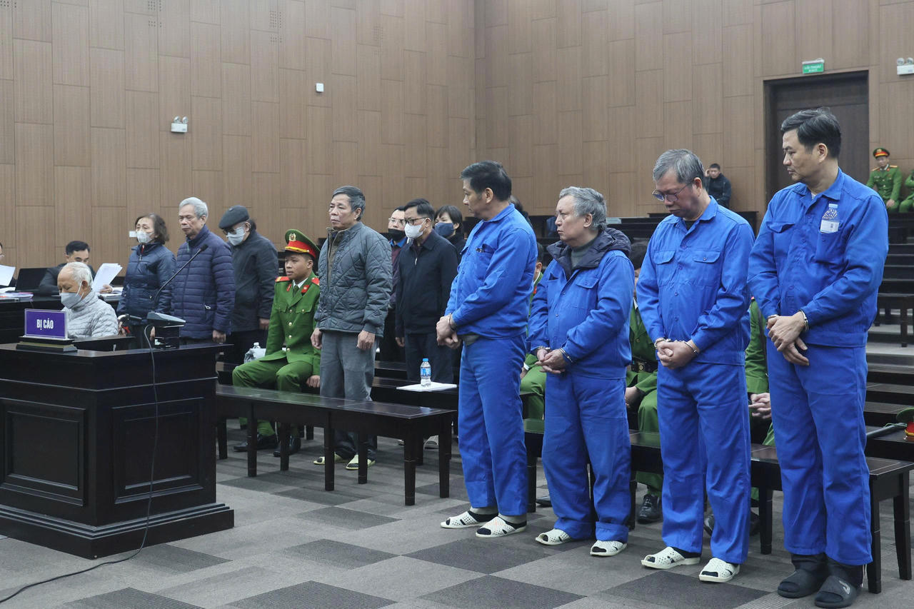 Cựu Chủ tịch Tổng công ty Xi măng Việt Nam bị đề nghị mức án từ 12-13 năm tù