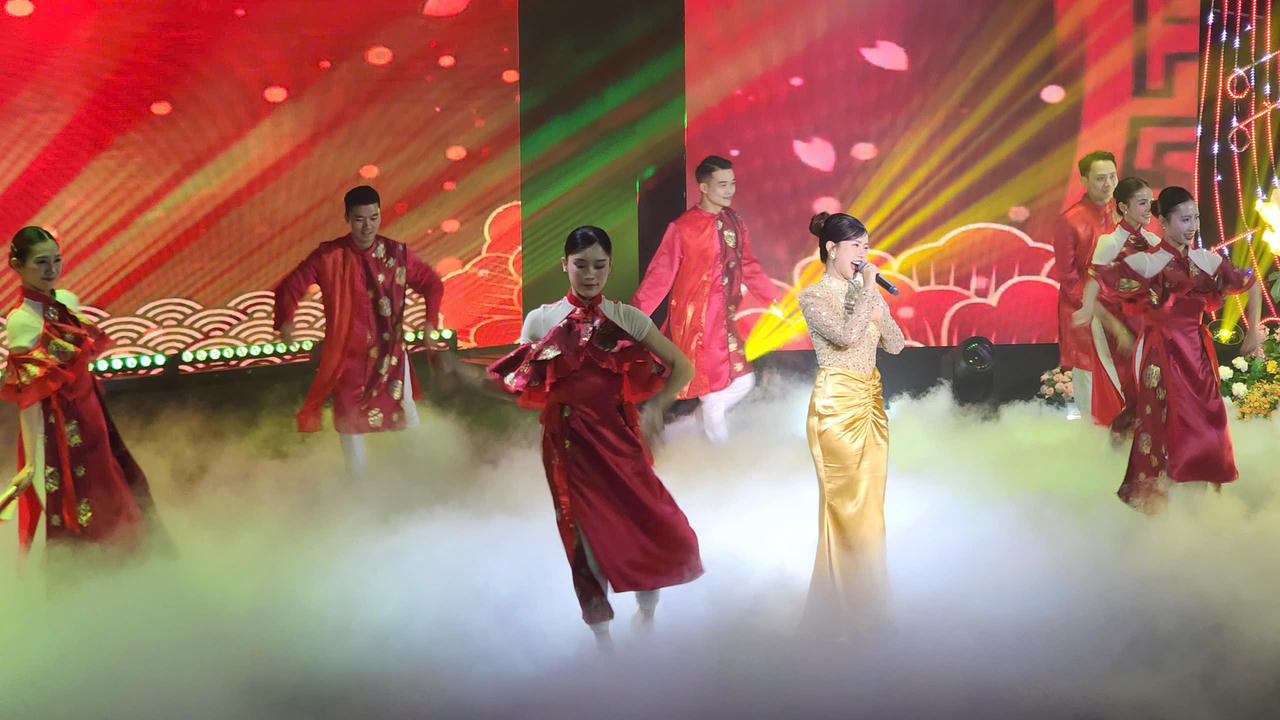 Thanh niên Trung – Việt đón Xuân mới, cùng hòa ca hữu nghị