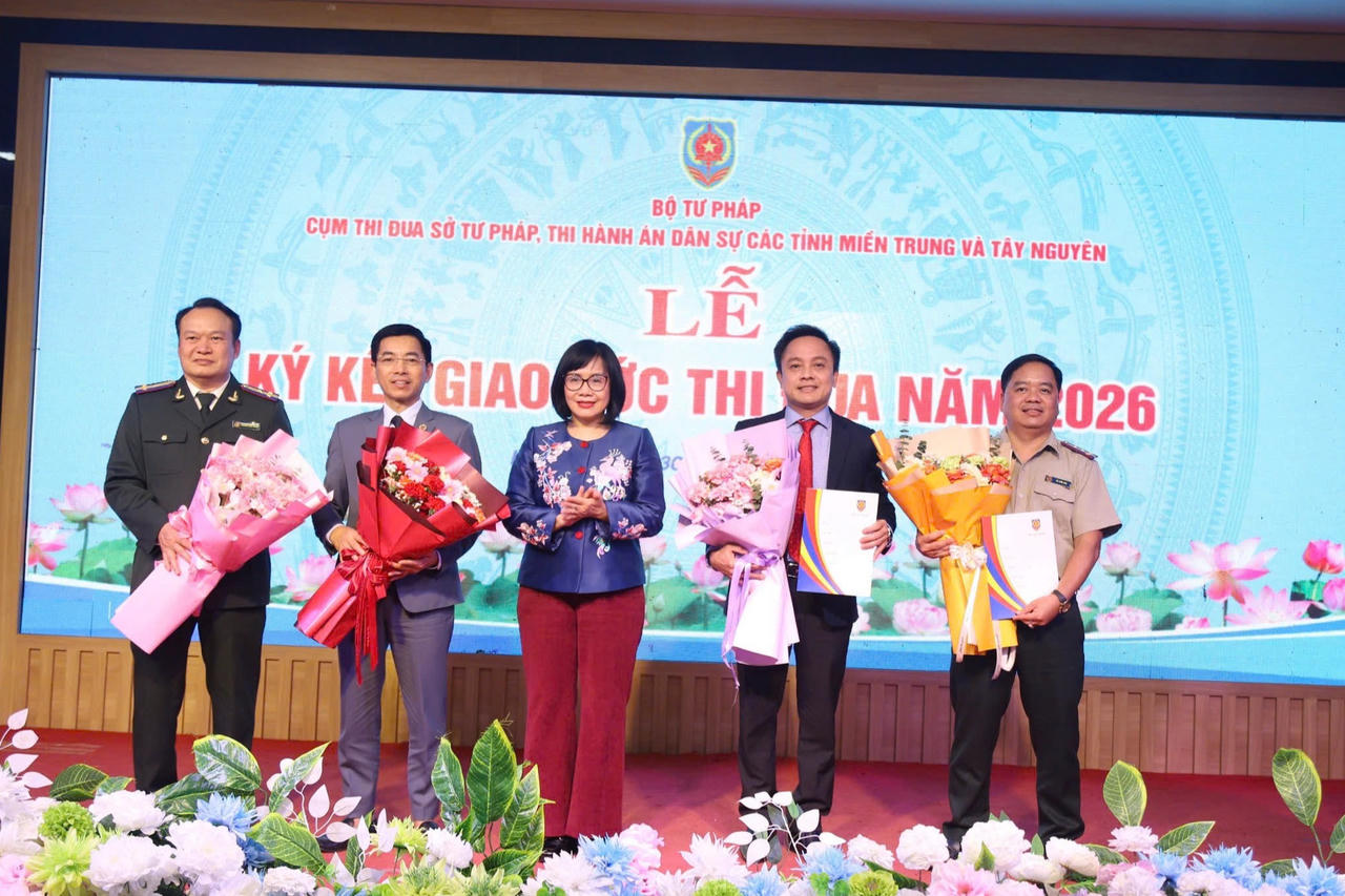 Thứ trưởng Đặng Hoàng Oanh: Thi đua phải thực chất, lấy hiệu quả phục vụ người dân và phát triển địa phương làm thước đo