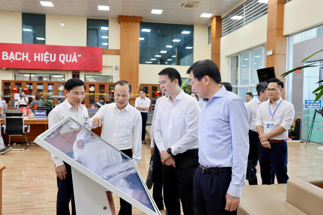 Việc thực thi các phương án cắt giảm, đơn giản hóa thủ tục hành chính còn chậm