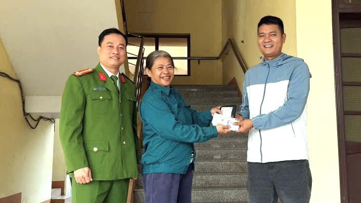 Người dân nhờ Công an tìm người đánh rơi gần 26 triệu đồng