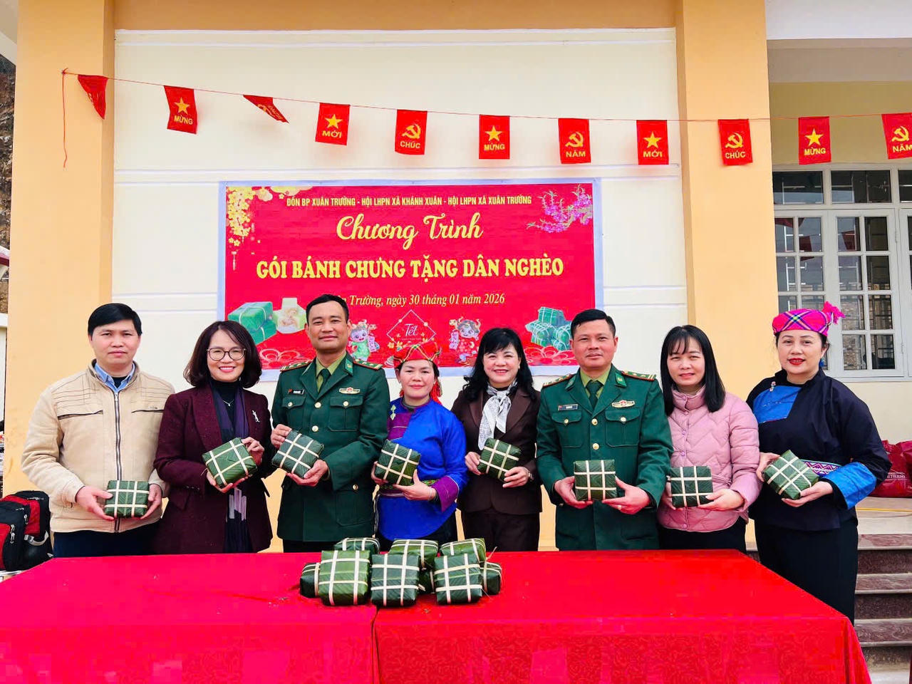 'Xuân Biên phòng ấm lòng dân bản' tại xã biên giới Khánh Xuân (Cao Bằng)