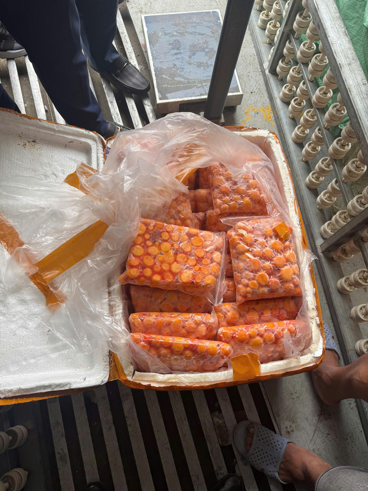 Hà Nội: Thu giữ hơn 12 tấn thực phẩm không rõ nguồn gốc