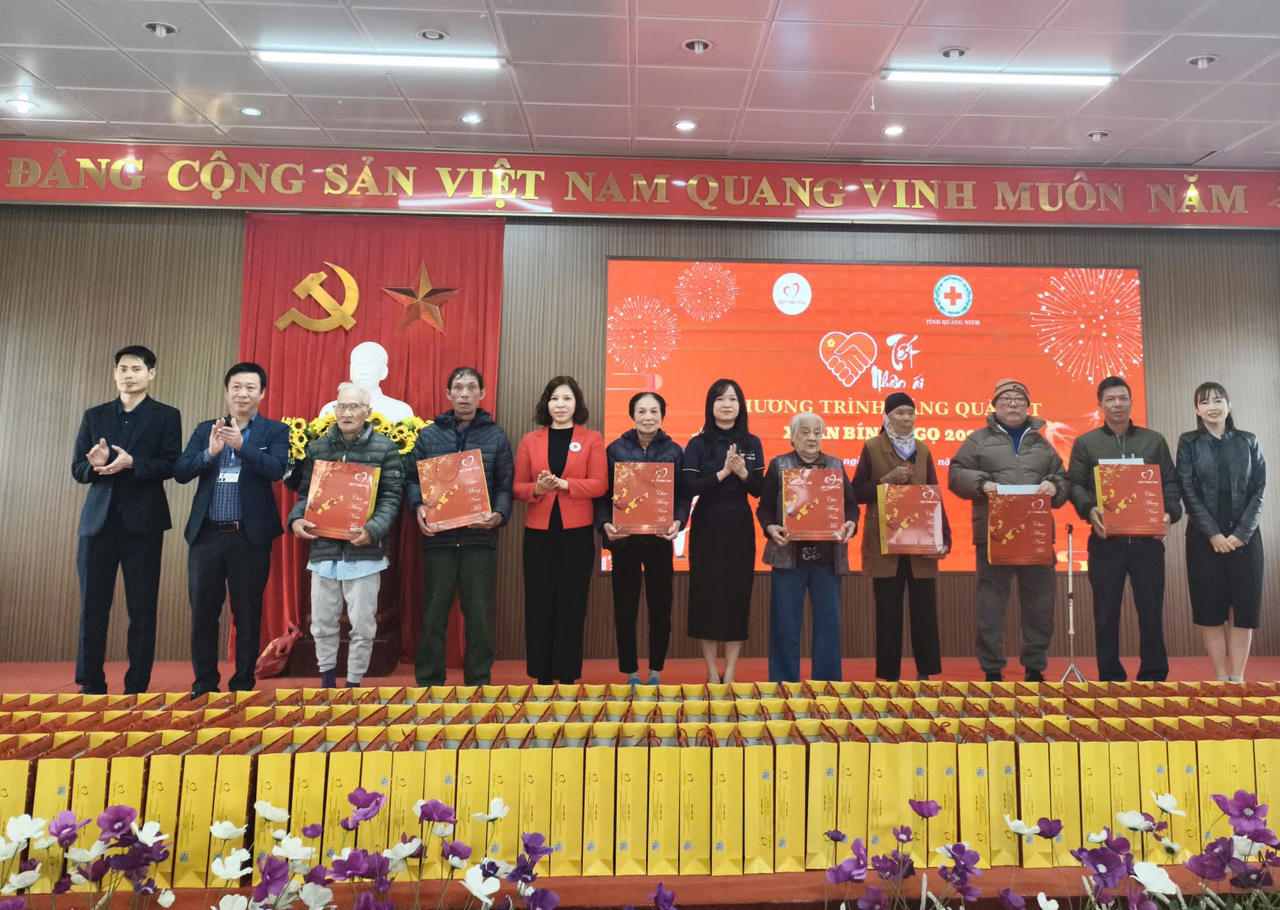 Phiên chợ đặc biệt ngày cuối năm nơi địa đầu Đông Bắc Tổ quốc