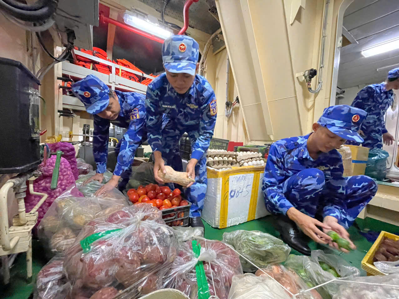 Gác lại niềm riêng, giữ bình yên biển đảo Tổ quốc