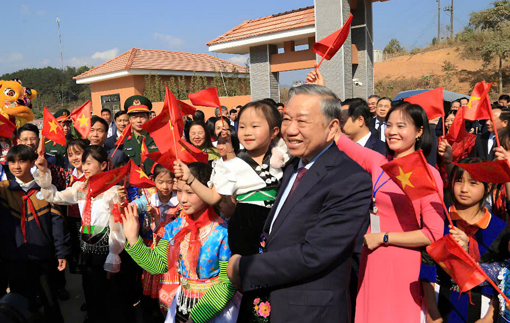 Tổng Bí thư Tô Lâm dự lễ khánh thành Trường nội trú liên cấp Si Pa Phìn