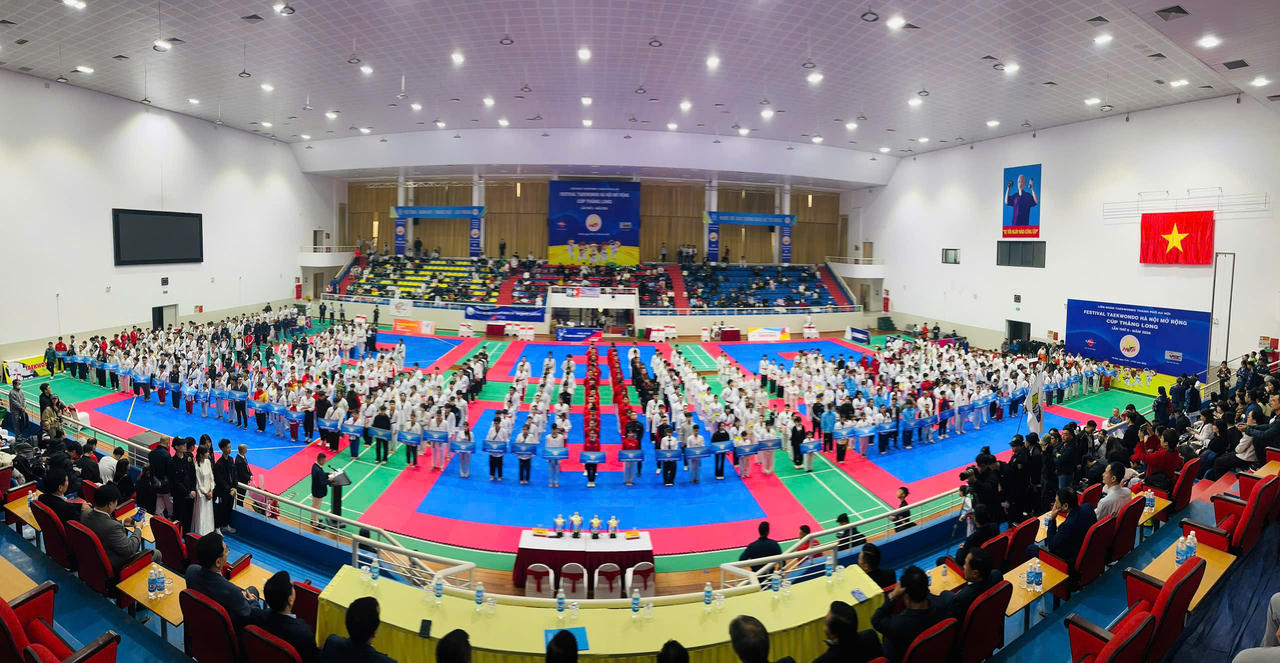 Quang cảnh lễ khai mạc.