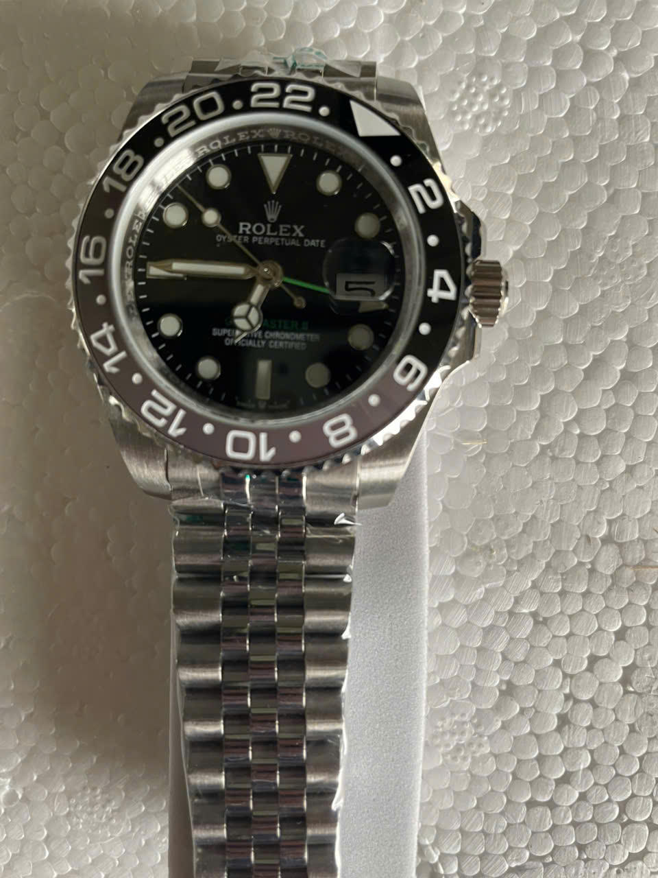 Hải quan bắt giữ gần 900 đồng hồ giả các thương hiệu đắt tiền