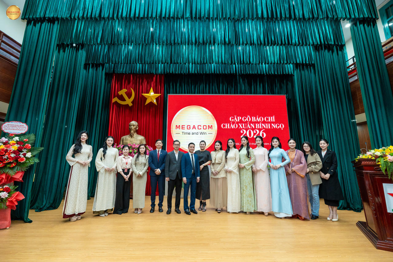 Megacom Quốc tế chụp ảnh lưu niệm cùng các đối tác tại chương trình gặp gỡ