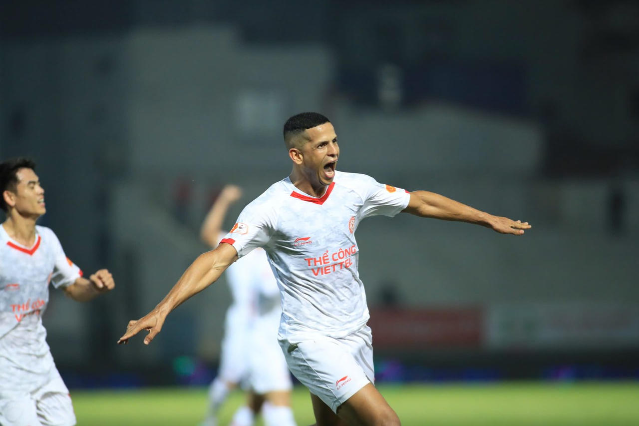 Vòng 12 V.League: Đội khách có 3 điểm