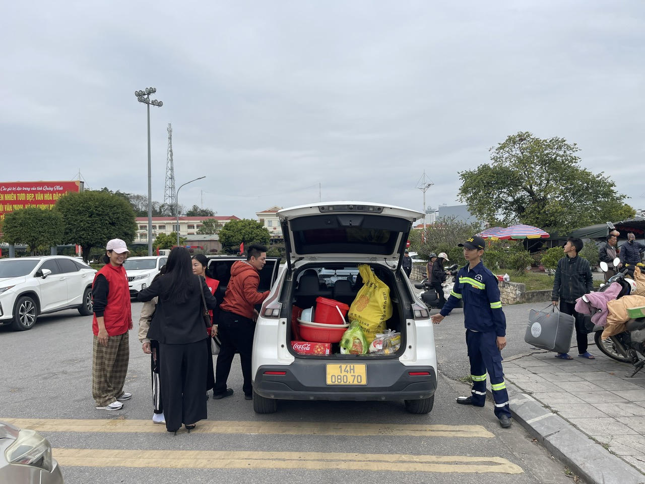 Phiên chợ đặc biệt ngày cuối năm nơi địa đầu Đông Bắc Tổ quốc