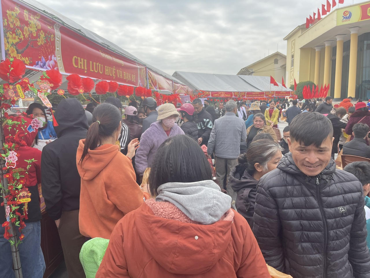 Phiên chợ đặc biệt ngày cuối năm nơi địa đầu Đông Bắc Tổ quốc