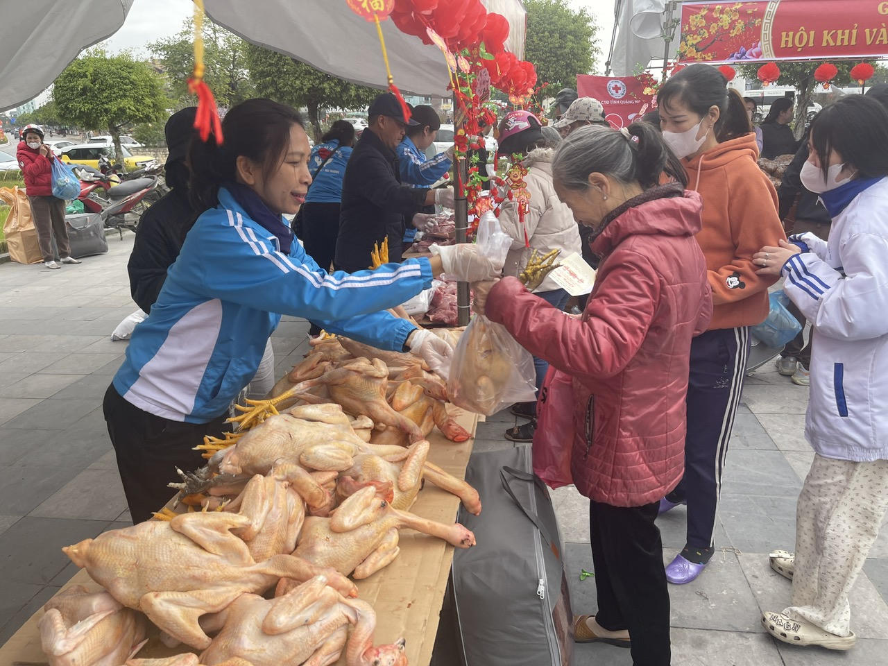 Phiên chợ đặc biệt ngày cuối năm nơi địa đầu Đông Bắc Tổ quốc