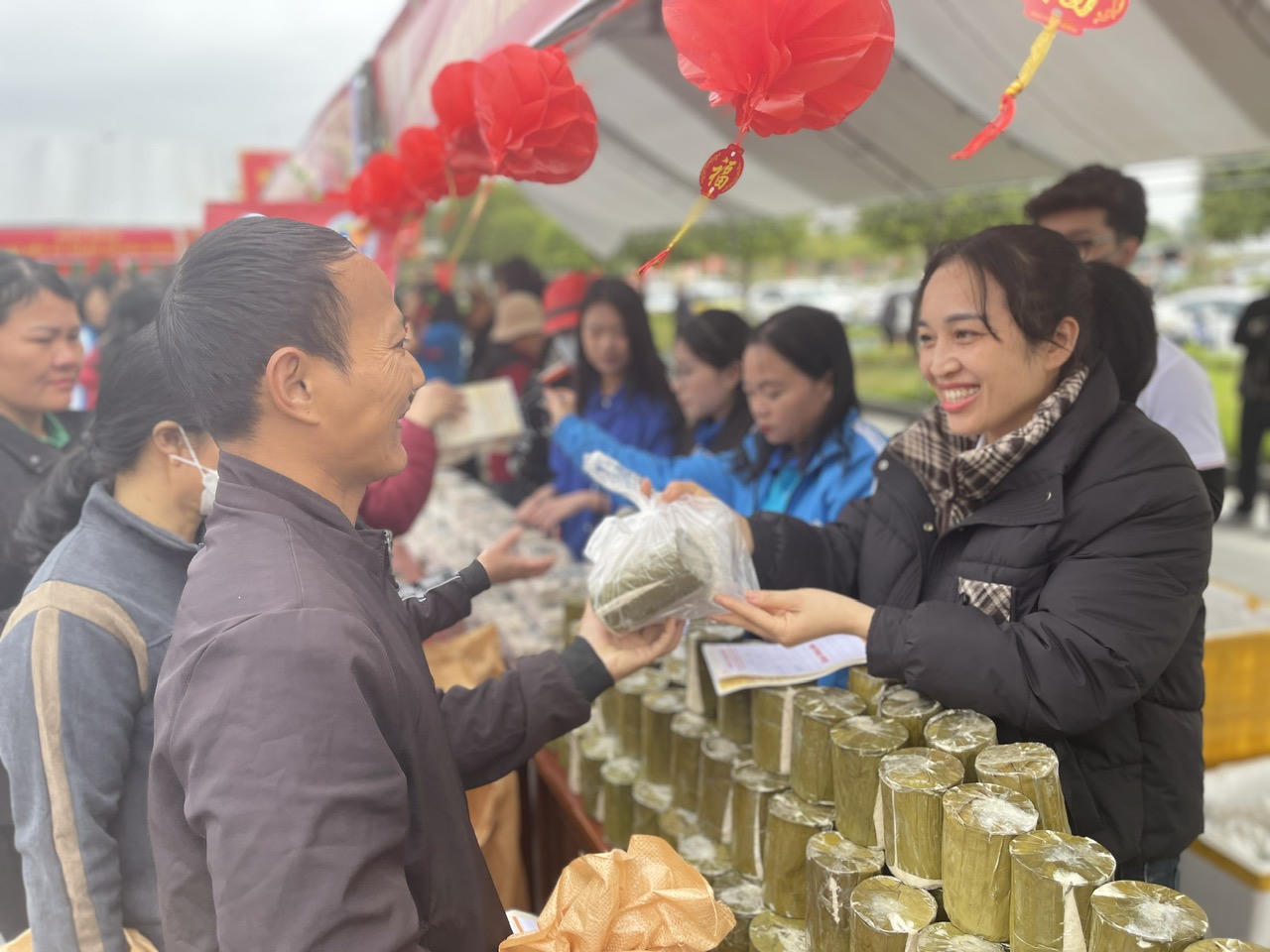 Phiên chợ đặc biệt ngày cuối năm nơi địa đầu Đông Bắc Tổ quốc