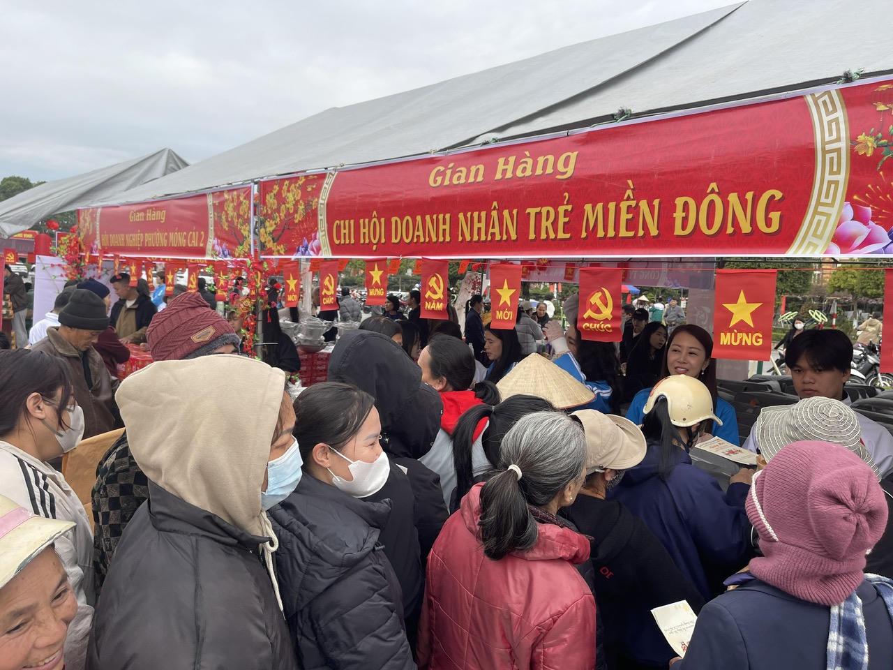 Phiên chợ đặc biệt ngày cuối năm nơi địa đầu Đông Bắc Tổ quốc