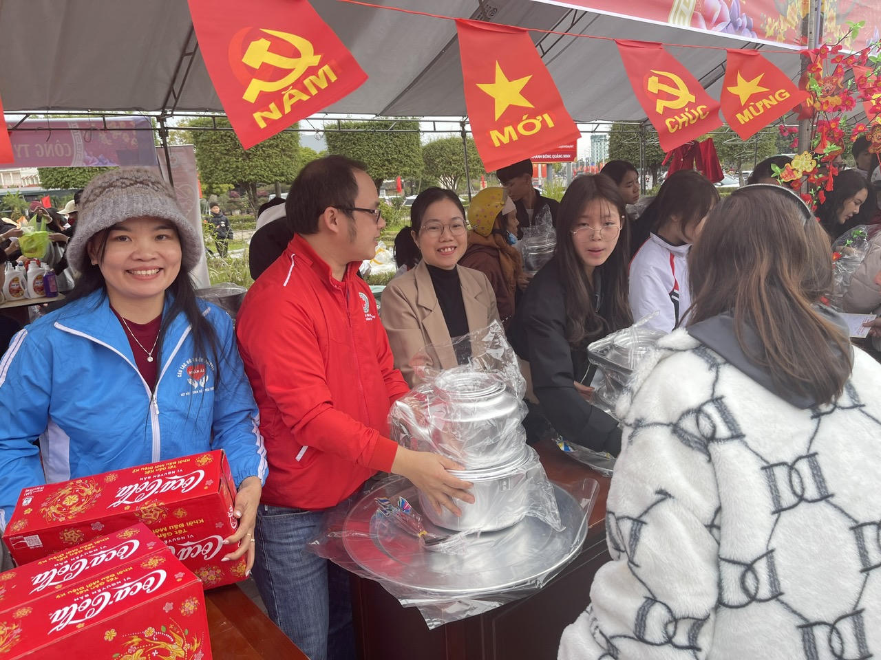 Phiên chợ đặc biệt ngày cuối năm nơi địa đầu Đông Bắc Tổ quốc