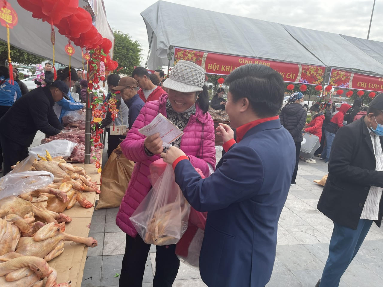 Phiên chợ đặc biệt ngày cuối năm nơi địa đầu Đông Bắc Tổ quốc