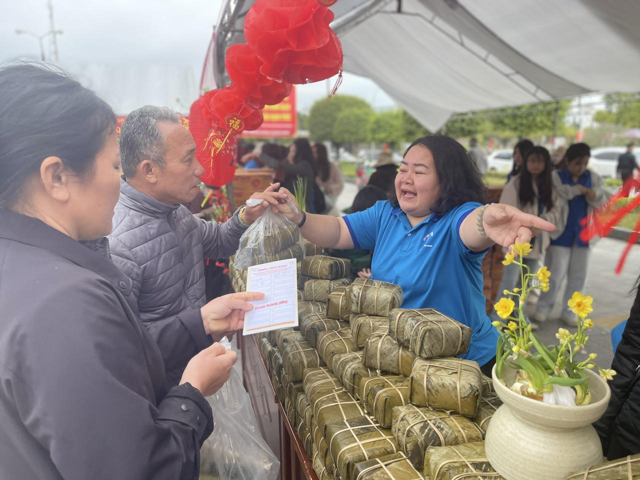 Phiên chợ đặc biệt ngày cuối năm nơi địa đầu Đông Bắc Tổ quốc