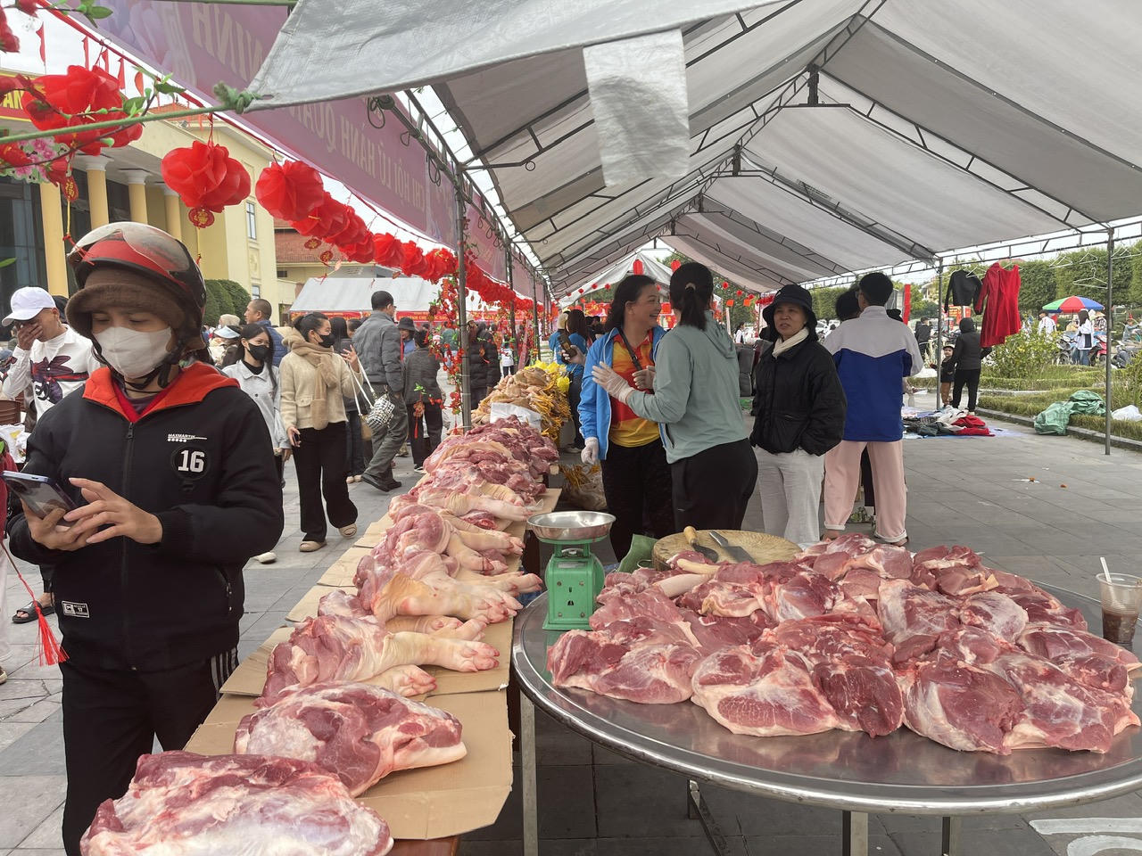 Phiên chợ đặc biệt ngày cuối năm nơi địa đầu Đông Bắc Tổ quốc