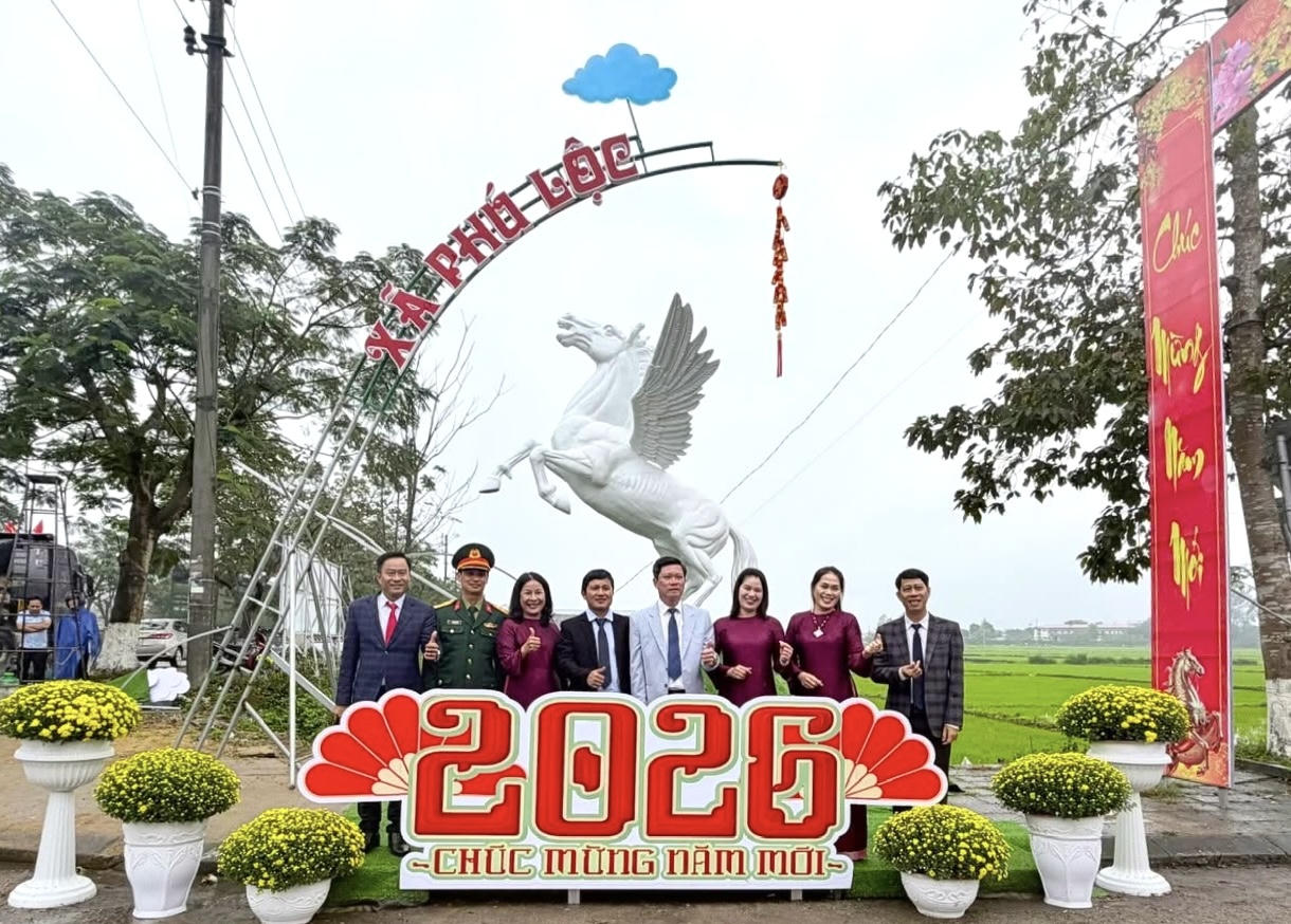 Ra mắt 'Linh Mã Bạch Vân'