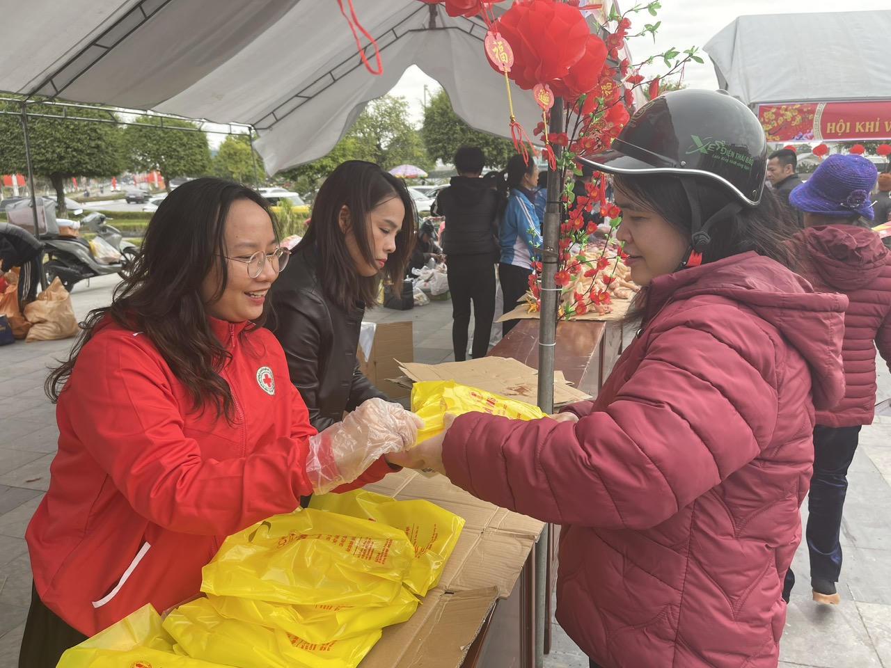 Phiên chợ đặc biệt ngày cuối năm nơi địa đầu Đông Bắc Tổ quốc