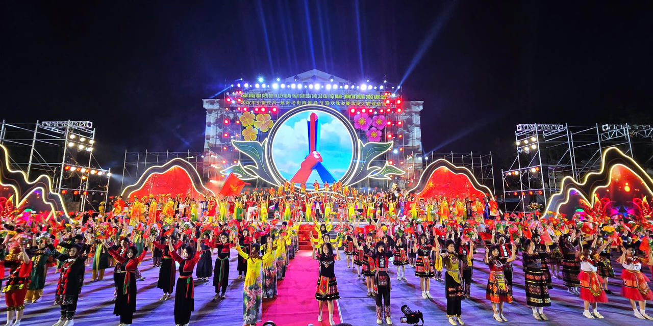 Lào Cai: Ấn tượng chương trình nghệ thuật Chào Xuân qua biên giới 2026