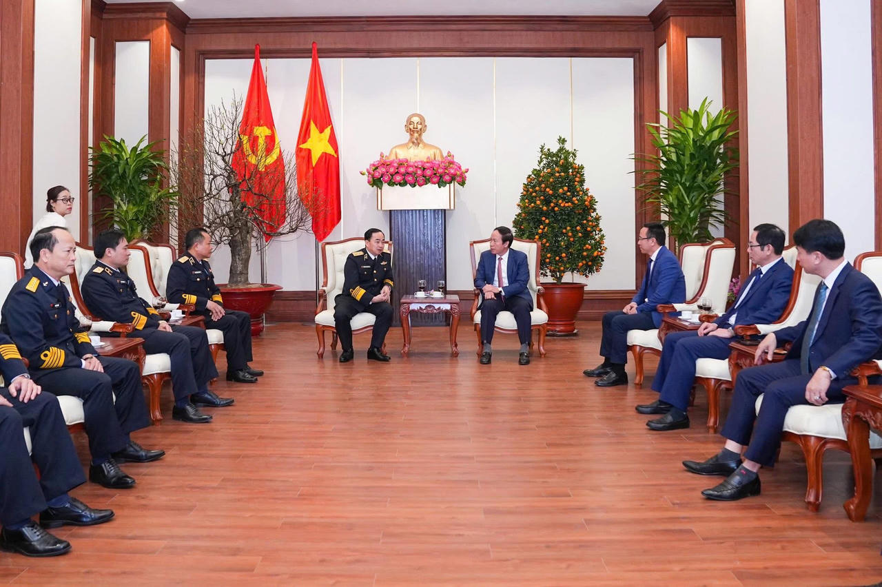 Bí thư Thành ủy Hải Phòng tiếp Bộ Tư lệnh Hải quân đến thăm, chúc Tết
