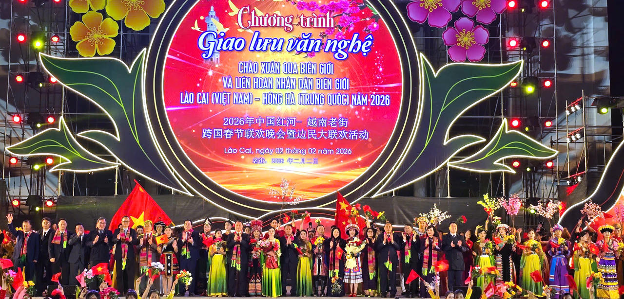 Lào Cai: Ấn tượng chương trình nghệ thuật Chào Xuân qua biên giới 2026