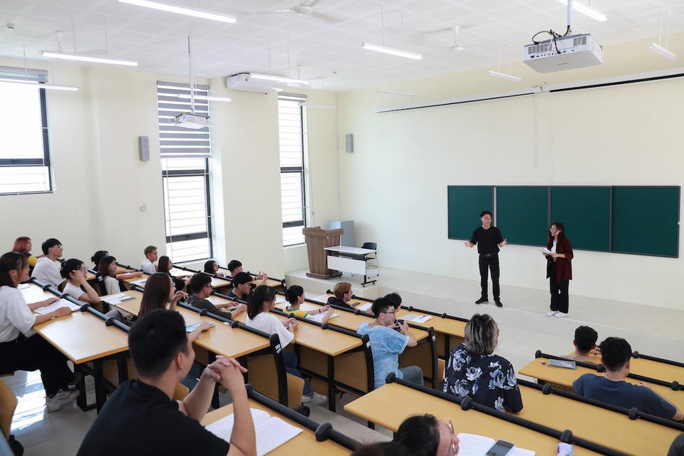 Bổ sung quy định xóa, miễn chi phí bồi hoàn học bổng và chi phí đào tạo