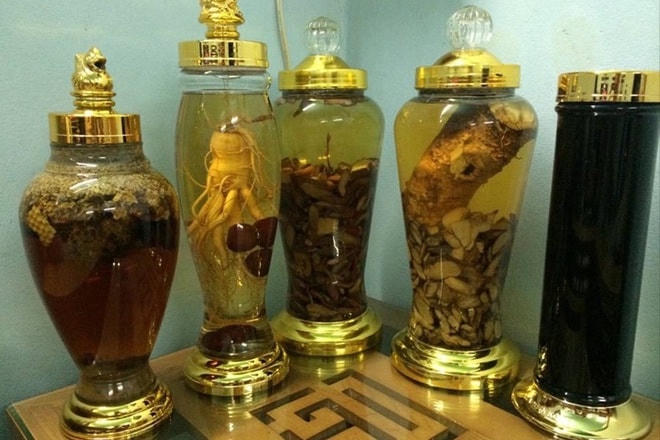 Khẩn trương điều tra vụ 2 người tử vong sau uống rượu ngâm ở Đồng Tháp