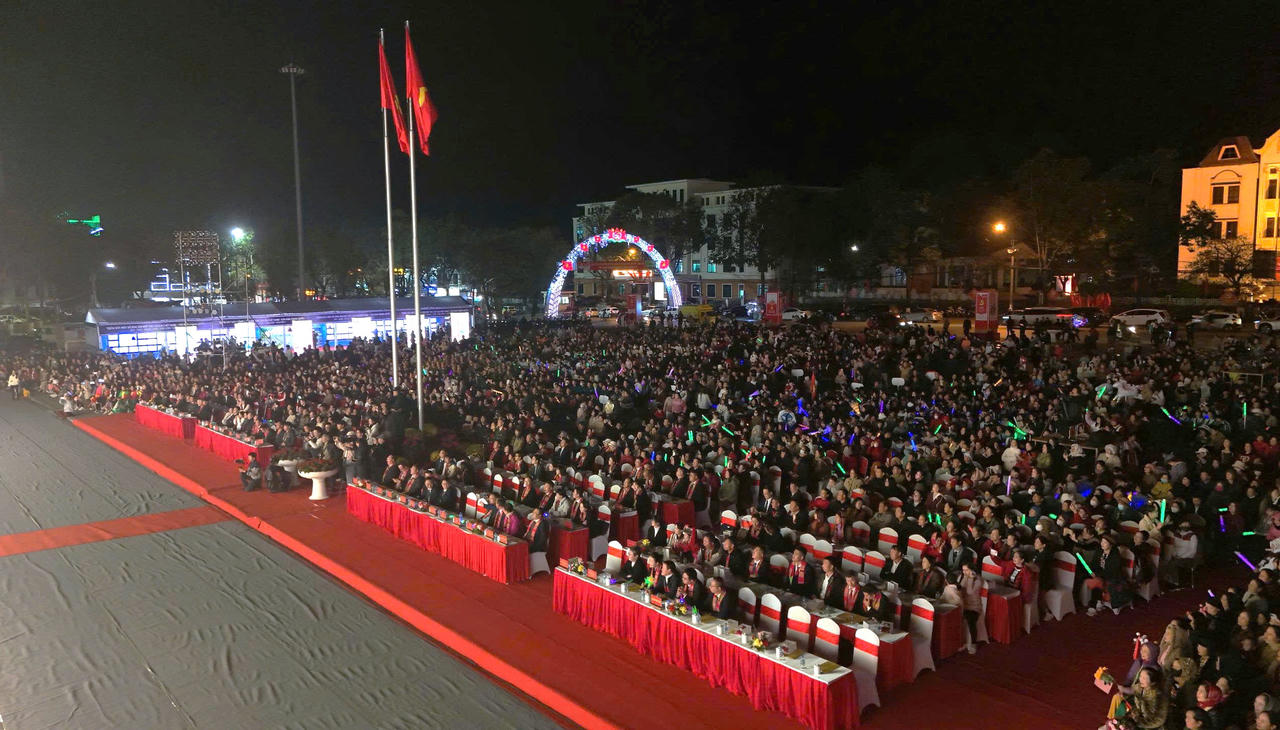 Lào Cai: Ấn tượng chương trình nghệ thuật Chào Xuân qua biên giới 2026