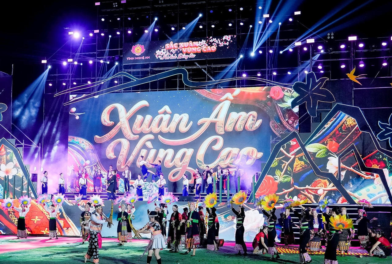 Sắc Xuân vùng cao - Ấm tình đồng bào