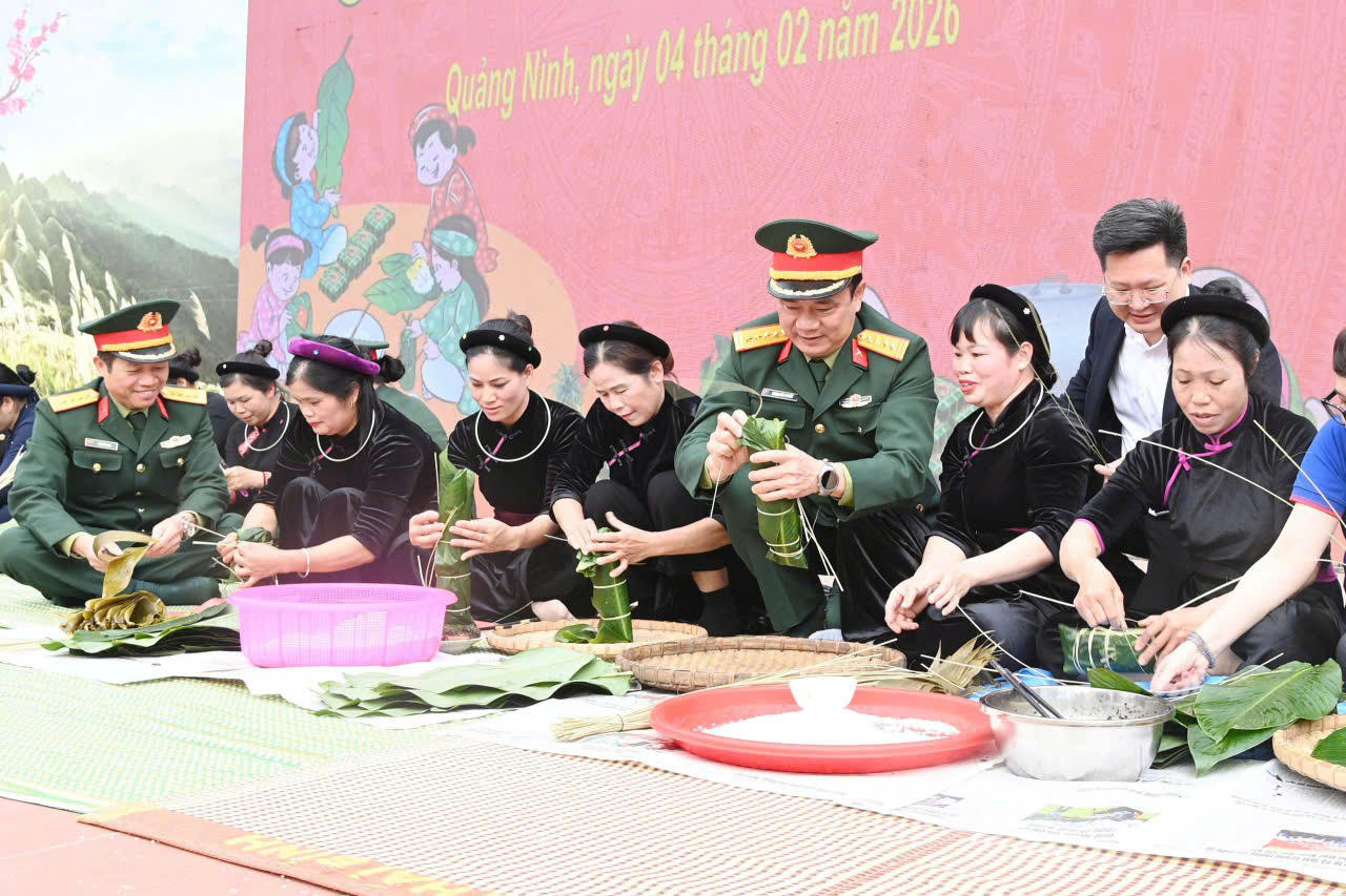 Ấm áp Xuân biên cương - thắm tình quân dân tại Quảng Ninh