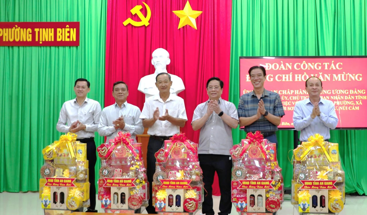 Chủ tịch UBND tỉnh An Giang làm việc với Đảng ủy các phường, xã