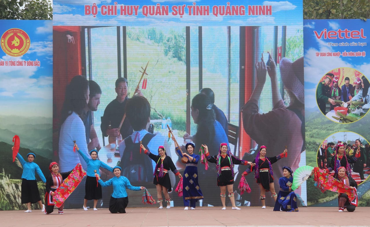 Ấm áp Xuân biên cương - thắm tình quân dân tại Quảng Ninh