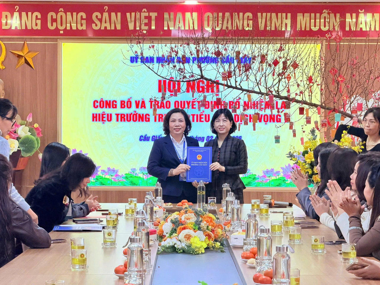 Bà Nguyễn Thanh Huyền tiếp tục giữ chức hiệu trưởng Trường Tiểu học Dịch Vọng B