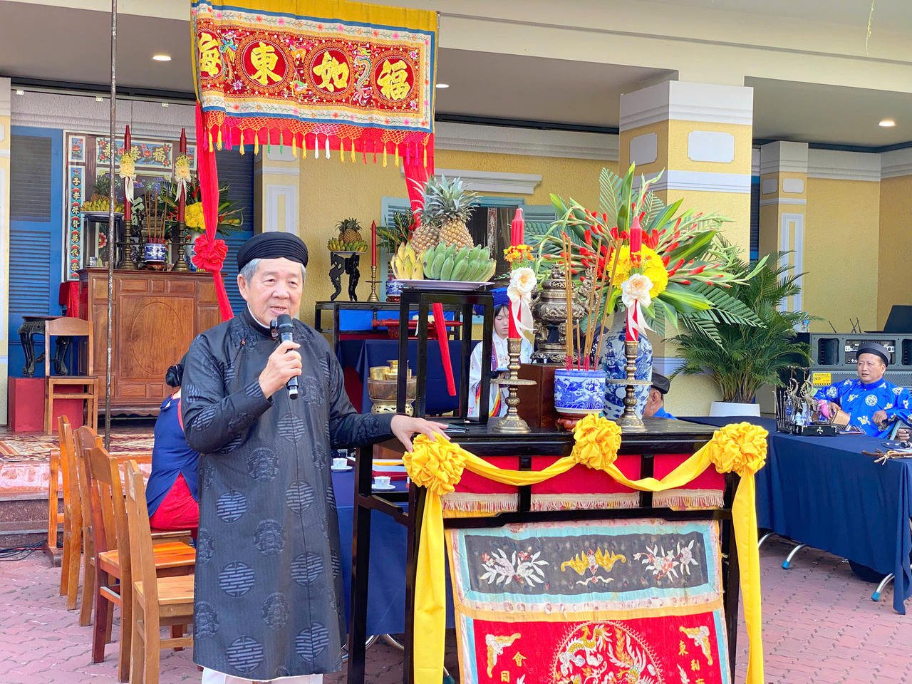 Ông Lưu Như Việt – diễn giả văn hóa, nguyên giáo viên Trường Trung cấp Kỹ thuật Nghiệp vụ Kiên Giang chia sẻ về phong tục cưới Nam Bộ xưa.