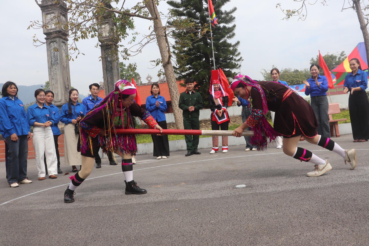 Ấm áp Xuân biên cương - thắm tình quân dân tại Quảng Ninh