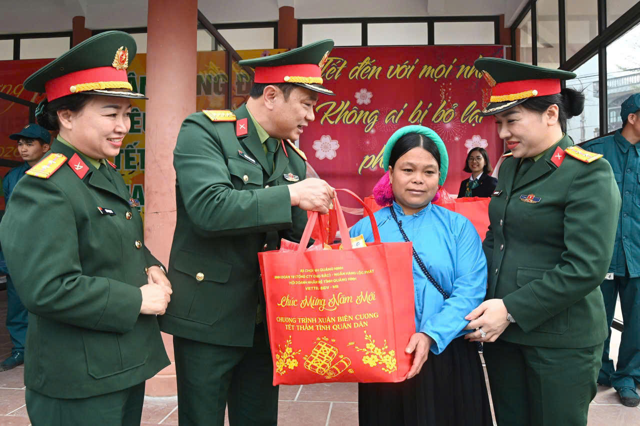 Ấm áp Xuân biên cương - thắm tình quân dân tại Quảng Ninh