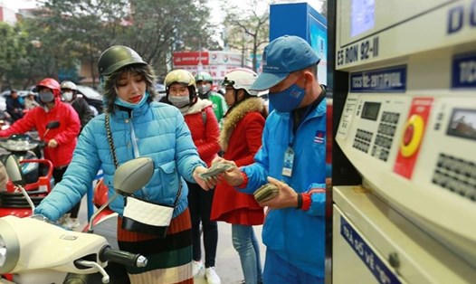 Chiều 5/2, giá xăng dầu có thể tăng thêm gần 5%