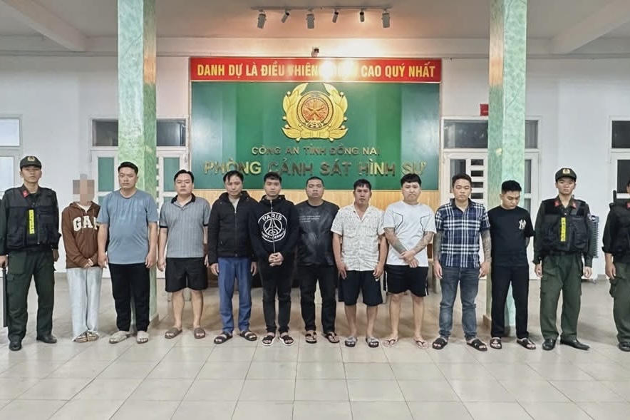 Tạm giữ hình sự 11 đối tượng cho vay lãi nặng, lãi suất lên đến hơn 1.000%/năm