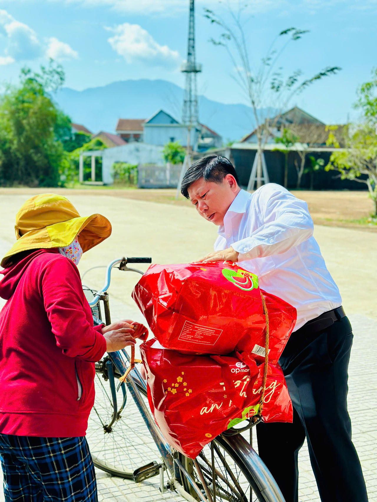 Saigon Co.op viết tiếp khúc giao hưởng nhân văn trước thềm tết Bính Ngọ