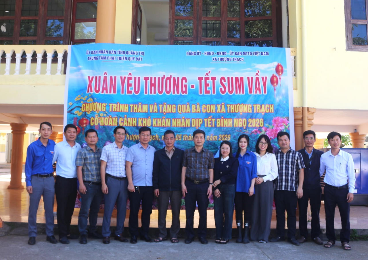 Vượt Trường Sơn mang yêu thương đến bản làng biên giới Quảng Trị