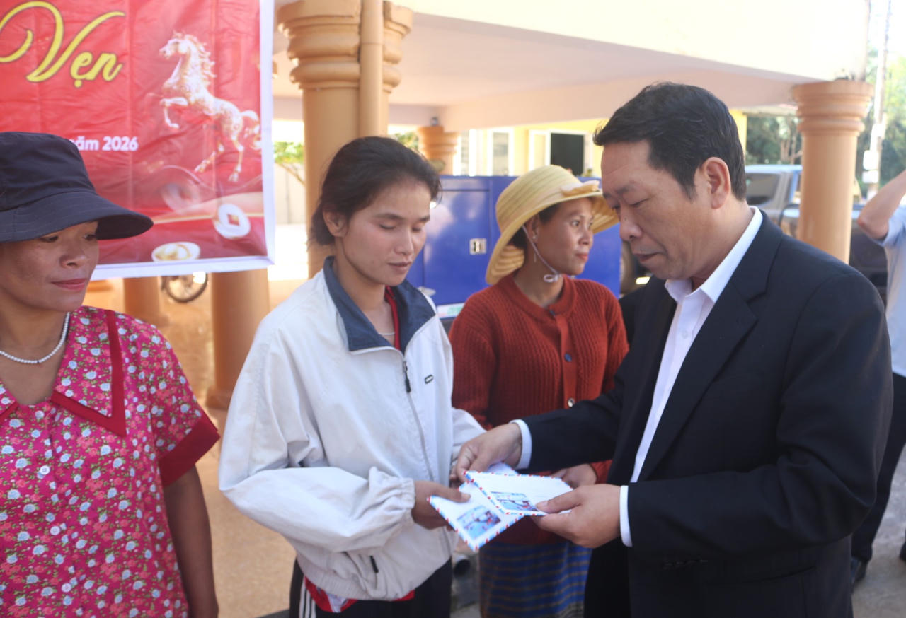 Vượt Trường Sơn mang yêu thương đến bản làng biên giới Quảng Trị