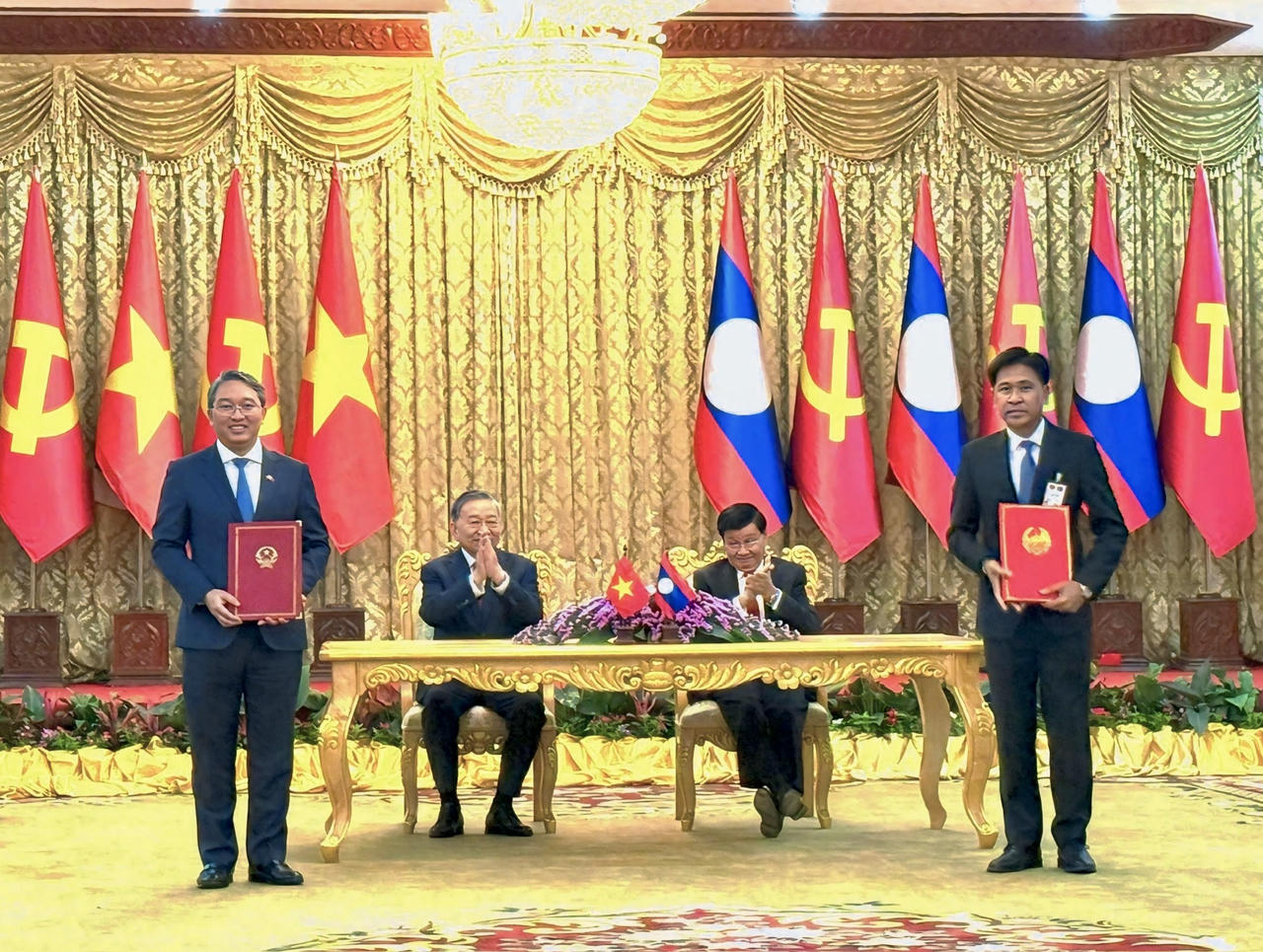 Ký kết Chương trình hợp tác năm 2026 giữa Bộ Tư pháp Việt Nam và Bộ Tư pháp Lào