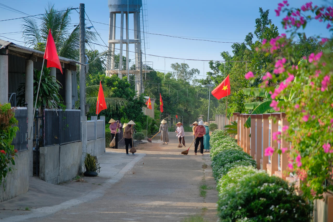 Chung sức xây dựng nông thôn mới.