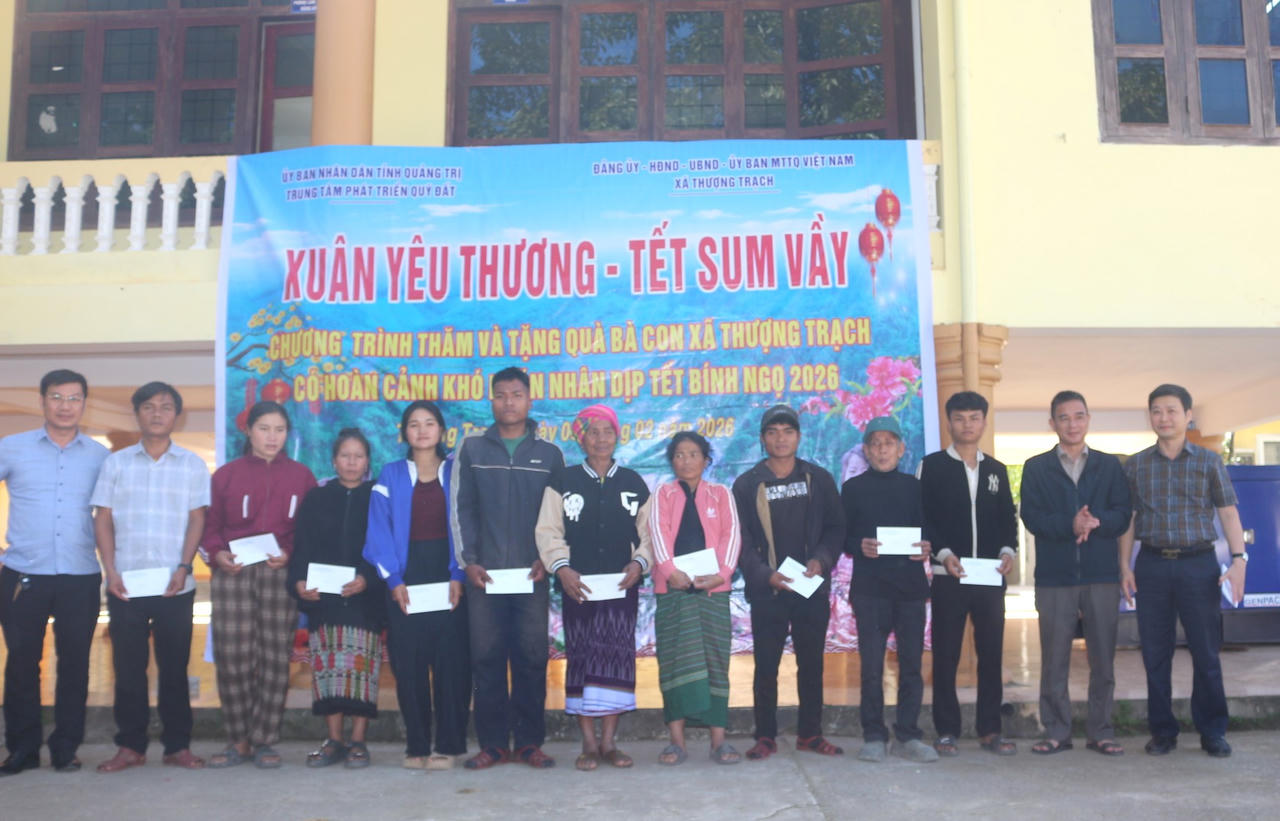 Vượt Trường Sơn mang yêu thương đến bản làng biên giới Quảng Trị