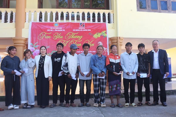 Vượt Trường Sơn mang yêu thương đến bản làng biên giới Quảng Trị