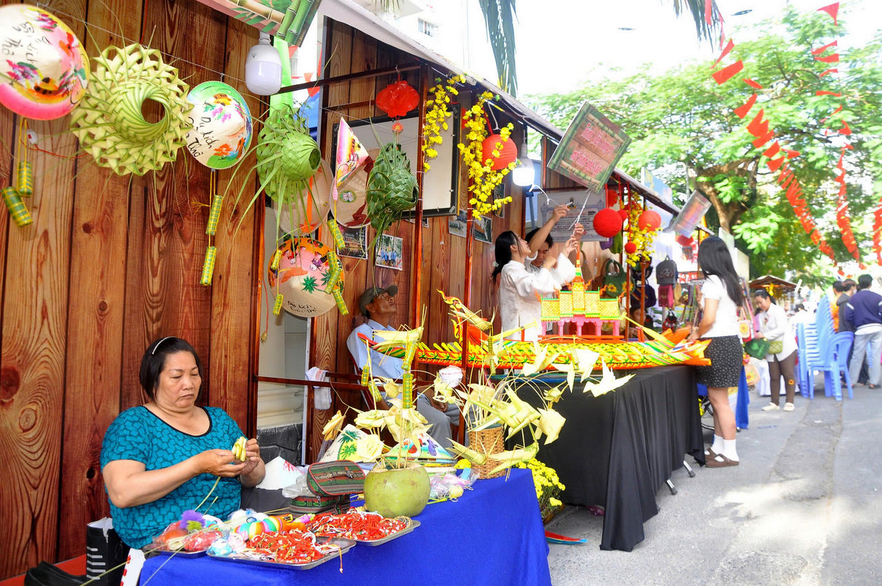 Các gian hàng trưng bày.