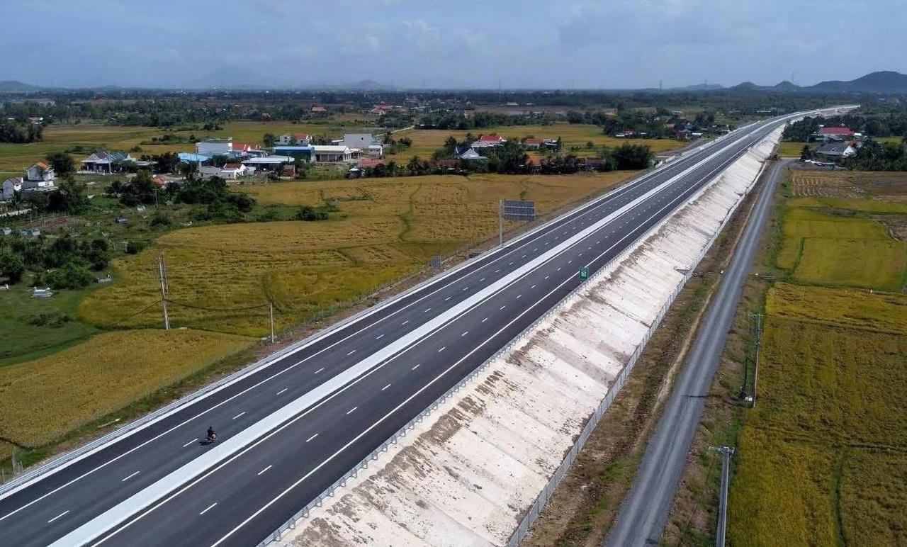 Tuyến đường cao tốc Khánh Hòa - Buôn Ma Thuột là dự án giao thông trọng điểm quốc gia, giữ vai trò chiến lược trong việc hiện thực hóa tầm nhìn liên kết vùng.